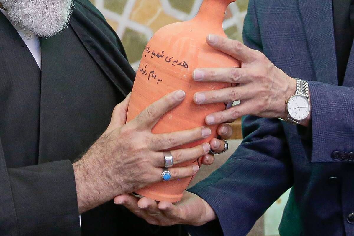 سه دستور تولیت آستان قدس رضوی در دیدار خانواده شهدای میناب