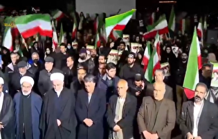 مرزنشینان کردستانی میدان را خالی نخواهند کرد/مردم سنندج همچنان با اراده‌ای کم نظیر در خیابان‌ها حاضر می‌شوند