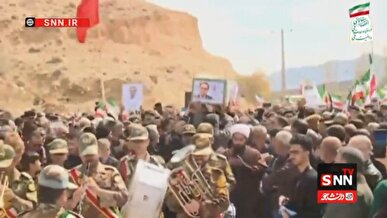 تشییع باشکوه پیکر شهید دکتر غلامحسن محمدی در شاهرود و مجن سمنان+فیلم