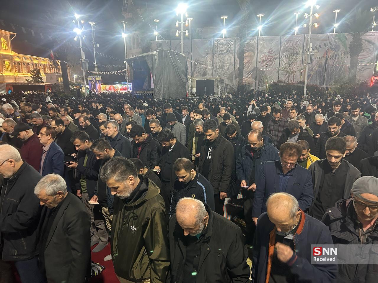 استمداد از درگاه الهی در میدان مقاومت/نماز استغاثه گیلانی&zwnj;ها برای پیروزی رزمندگان اسلام+تصاویر و فیلم