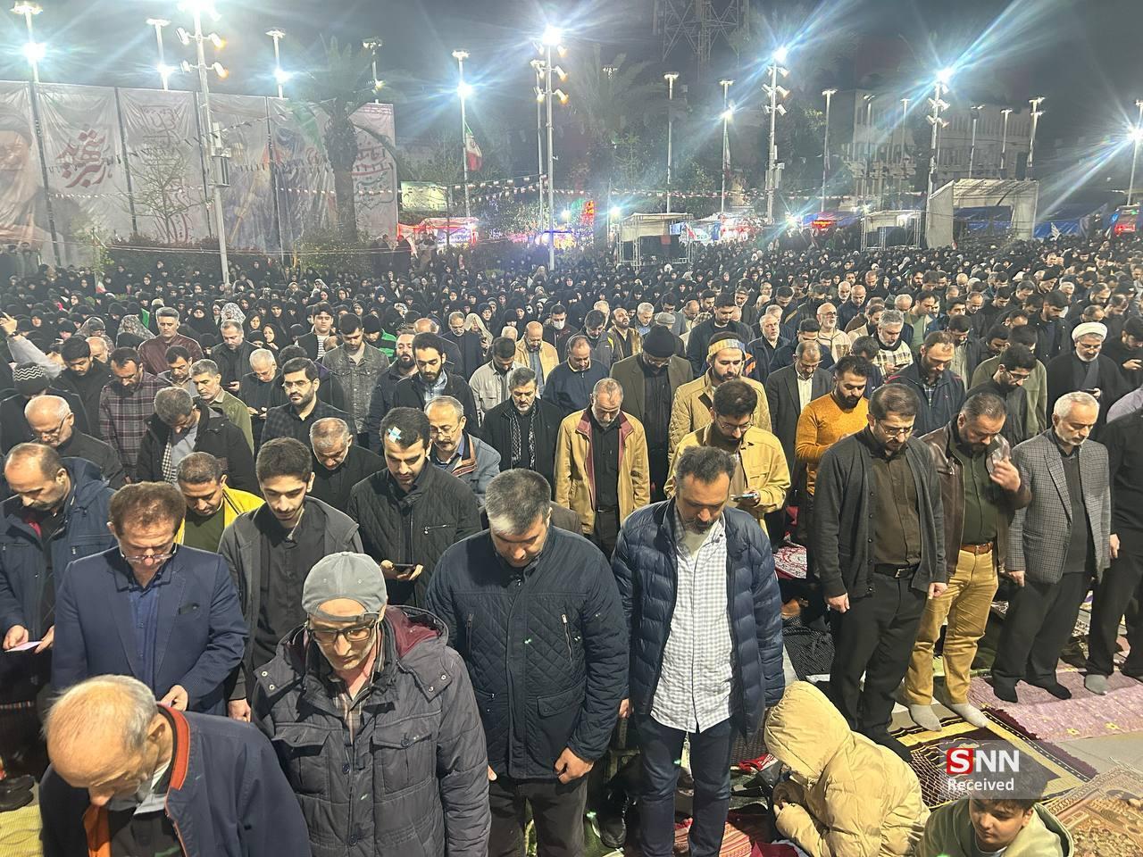 استمداد از درگاه الهی در میدان مقاومت/نماز استغاثه گیلانی&zwnj;ها برای پیروزی رزمندگان اسلام+تصاویر و فیلم