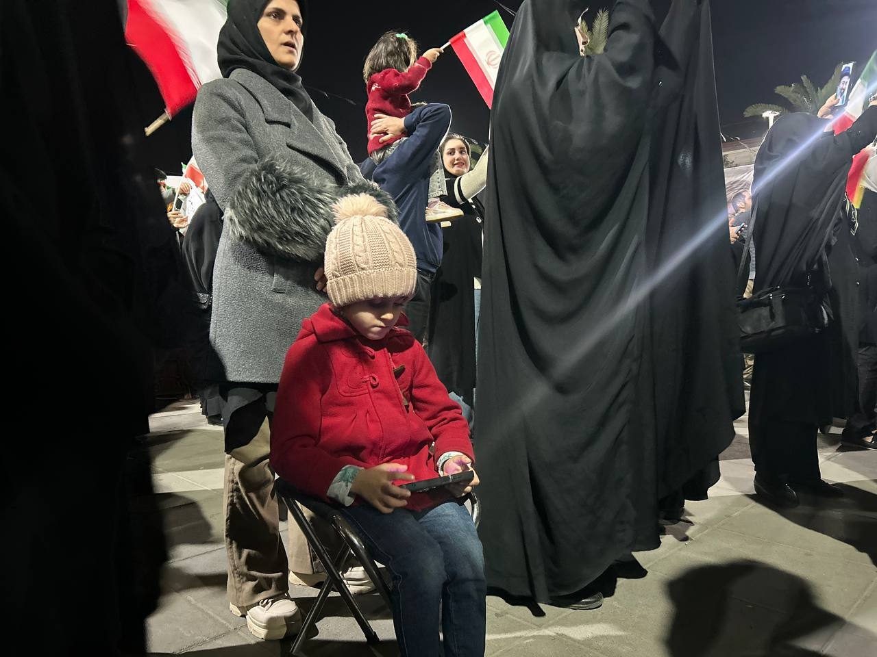 طنین سنگر ما همین خیابان شده در سی&zwnj;ودومین قرار عاشقی گیلانی&zwnj;ها/ بیعت شبانه مردم میدان با رهبر شهید و آرمان مقاومت+تصاویر و فیلم /منتشر نشود