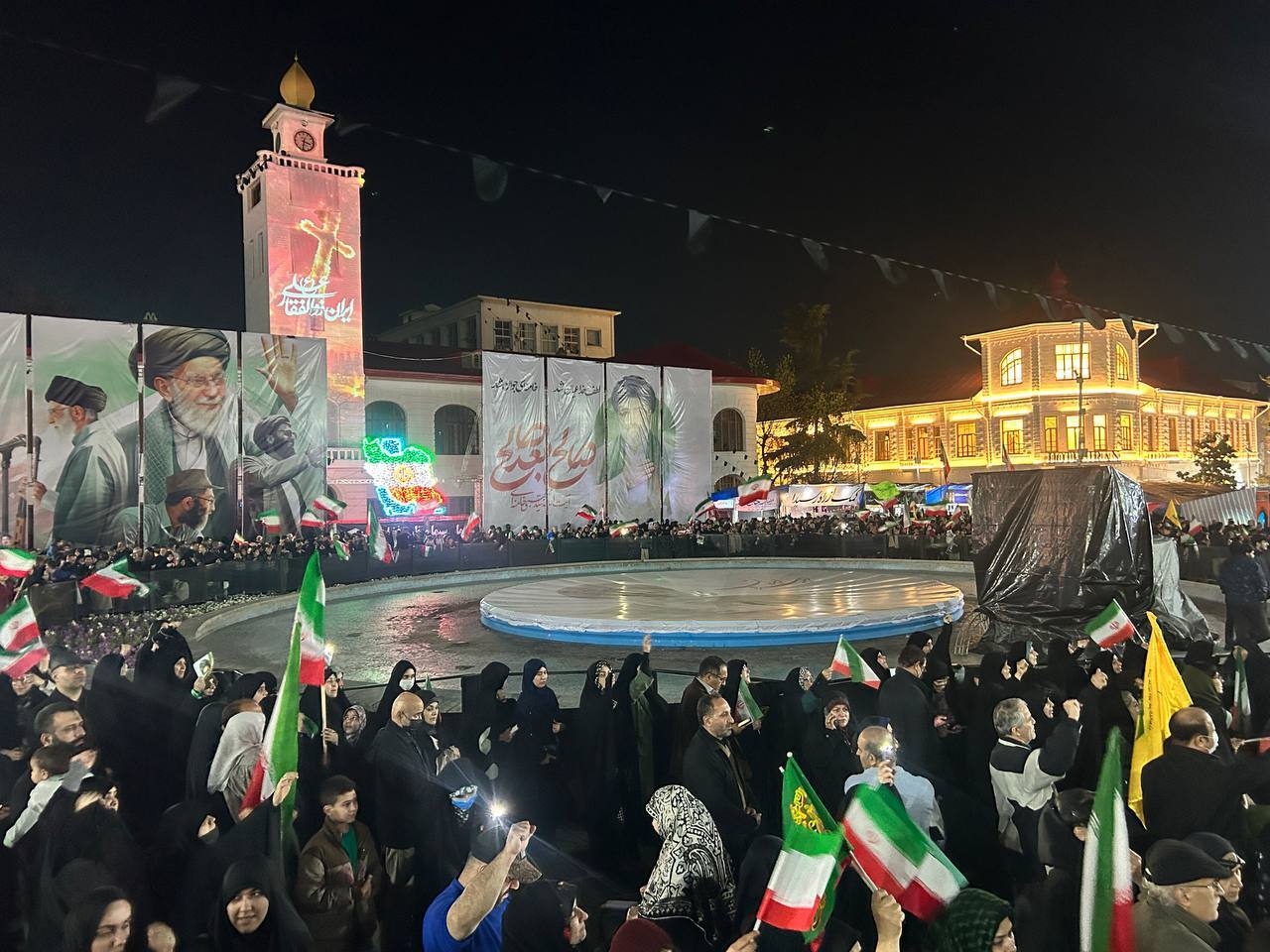 طنین سنگر ما همین خیابان شده در سی&zwnj;ودومین قرار عاشقی گیلانی&zwnj;ها/ بیعت شبانه مردم میدان با رهبر شهید و آرمان مقاومت+تصاویر و فیلم /منتشر نشود