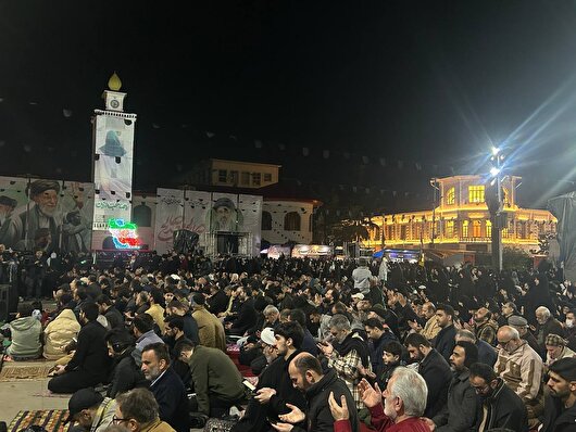 استمداد از درگاه الهی در میدان مقاومت/نماز استغاثه گیلانی‌ها برای پیروزی رزمندگان اسلام+تصاویر و فیلم