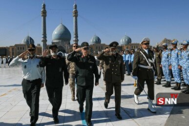 تصاویری از حضور سرلشکر باقری و امیر موسوی در مسجد جمکران