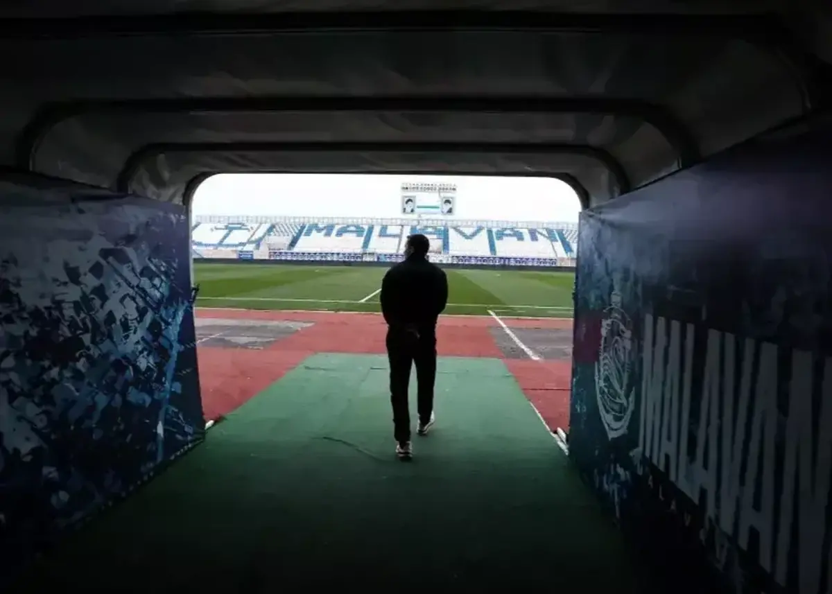 برگزاری جلسه بررسی روند بازسازی ورزشگاه سیروس قایقران بندرانزلی