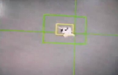 سرنگونی جنگنده پیشرفته دشمن در قشم توسط سامانه پدافند نیروی دریایی سپاه+فیلم