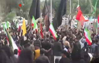 آغاز مراسم تشییع و تدفین دریابان شهید علیرضا تنگسیری در آبادان