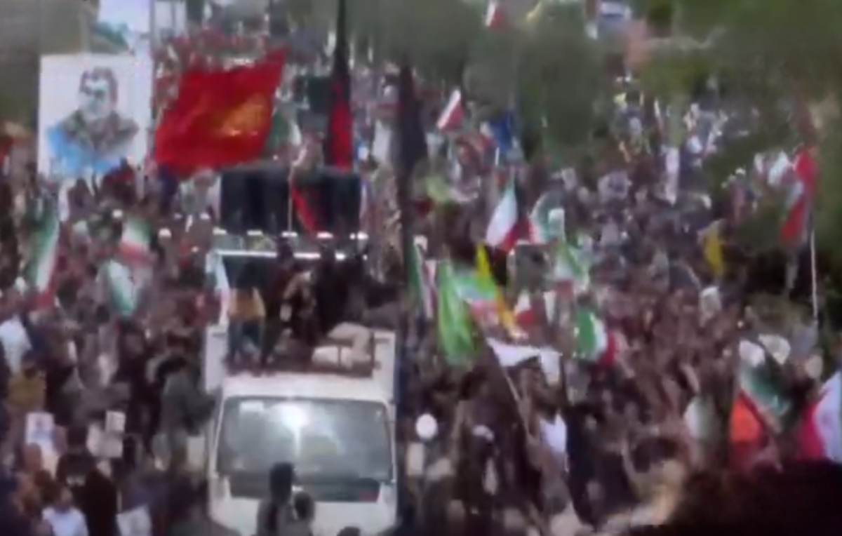 شور یزله در تشییع شهید تنگسیری؛ آبادان پر از عشق و ارادت