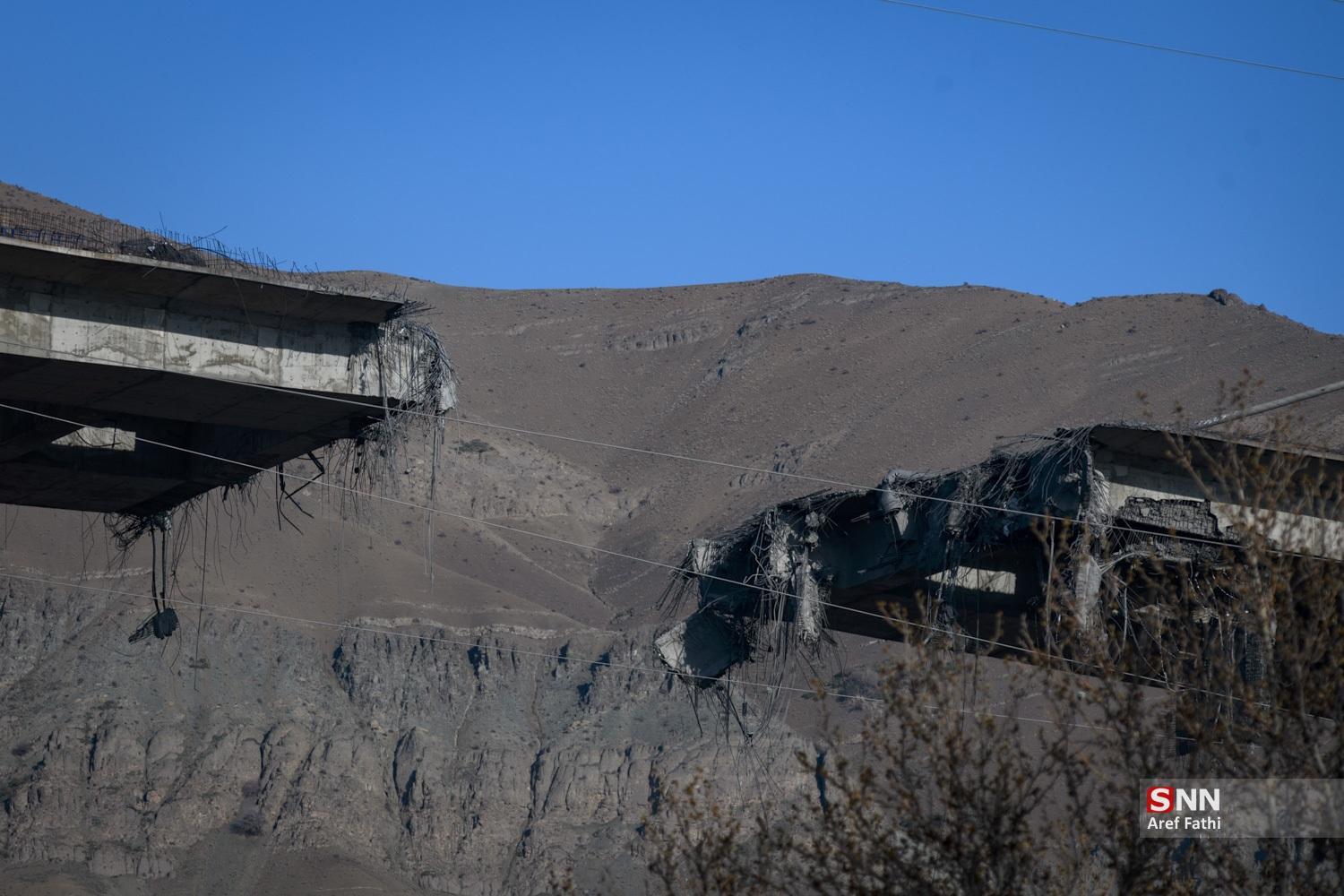 بمباران پل B ۱ کرج؛ قربانگاه حقوق بشر در ظهر سیزدهم فروردین بمباران پل B ۱ کرج؛ قربانگاه حقوق بشر در ظهر سیزدهم فروردین