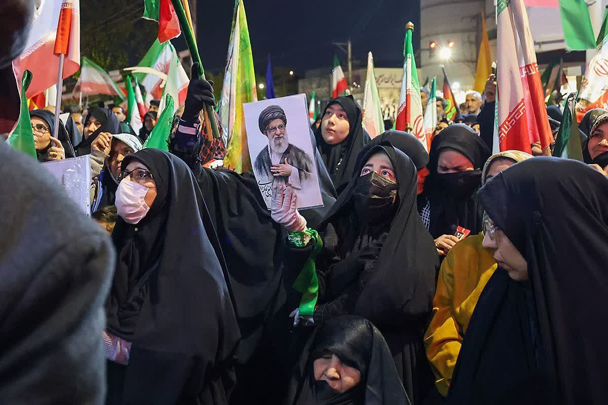 بزن که خوب میزنی | گزارشی از سی&zwnj;وچهارمین خروش شبانه مشهدی&zwnj;ها در حمایت از نیرو&zwnj;های مسلح + فیلم (۱۴ فروردین ۱۴۰۵)