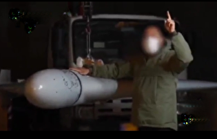 من رستم تهمتنم، آواکس رو خوب میزنم!