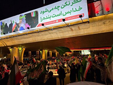 حضور گسترده مردم شیراز در سی و پنجمین شب بیعت با رهبری جدید