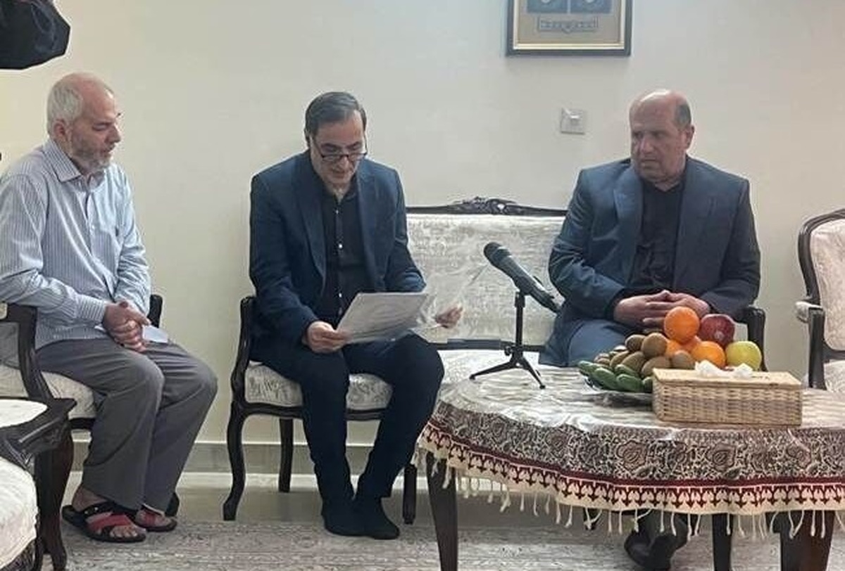 رئیس بنیاد شهید با خانواده شهیدان شمقدری و اسحاقی و رشید دیدار کرد