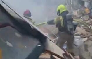 آوار و آتش، تنها بقایای باقی مانده از ساختمان منهدم شده در حیفا