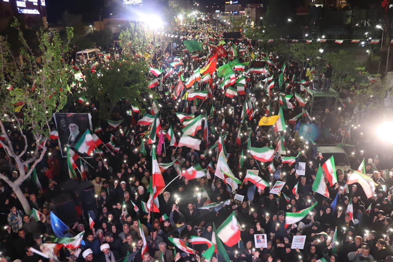 مردم سمنان خستگی&zwnj;ناپذیر، چون کوه/ سی و پنج شب اقتدار در خیابان+ تصاویر