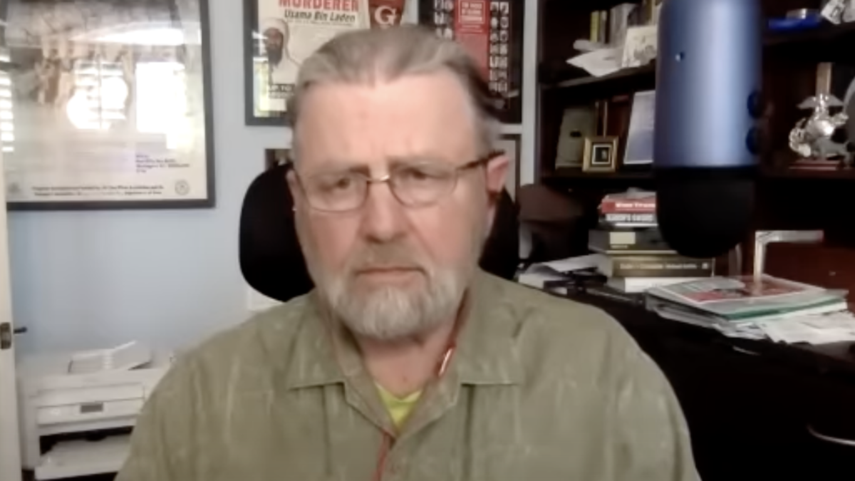 ۴۰۰ میلیون دلار هزینه برای هیچ،  افشاگری افسر سابق سیا از ابعاد خسارات آمریکا + فیلم