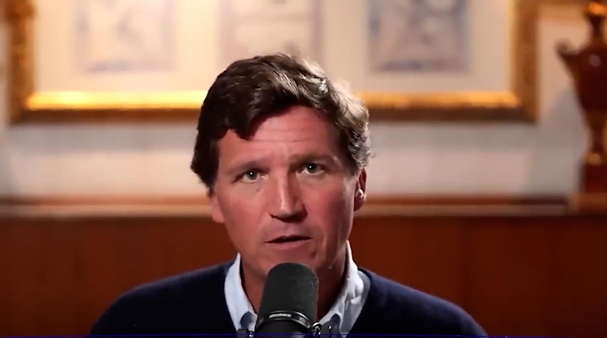 تاکر کارلسون: ما به پایان امپراتوری آمریکا می‌نگریم+ فیلم