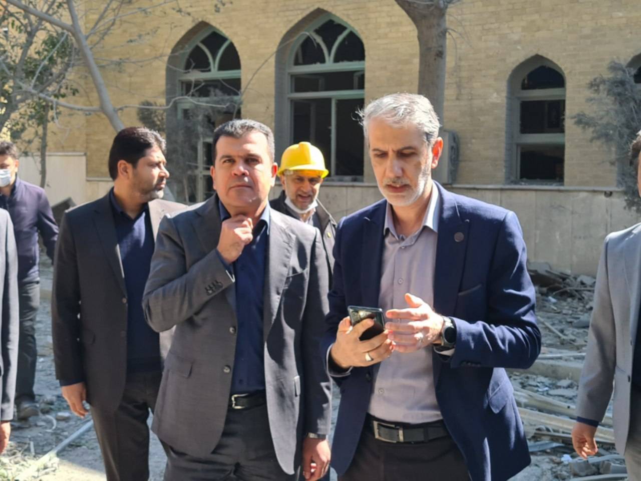 بازدید معاون علمی رئیس جمهور از دانشگاه شریف پس از حمله آمریکایی صهیونیستی به این دانشگاه+ تصاویر