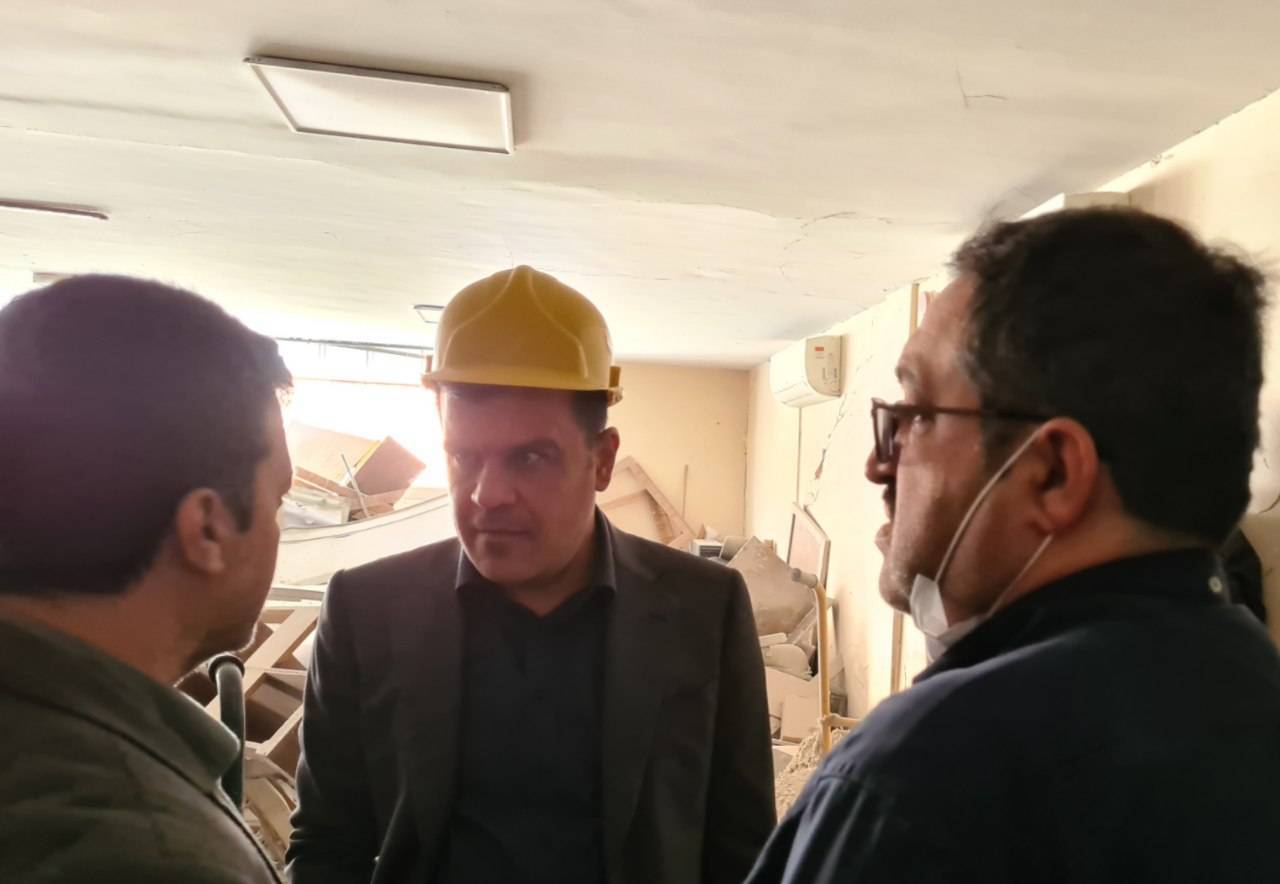 بازدید معاون علمی رئیس جمهور از دانشگاه شریف پس از حمله آمریکایی صهیونیستی به این دانشگاه+ تصاویر