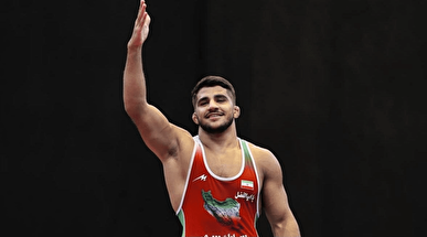 فیلم کامل کشتی غلامرضا فرخی / صعود به فینال در ۳۰ ثانیه