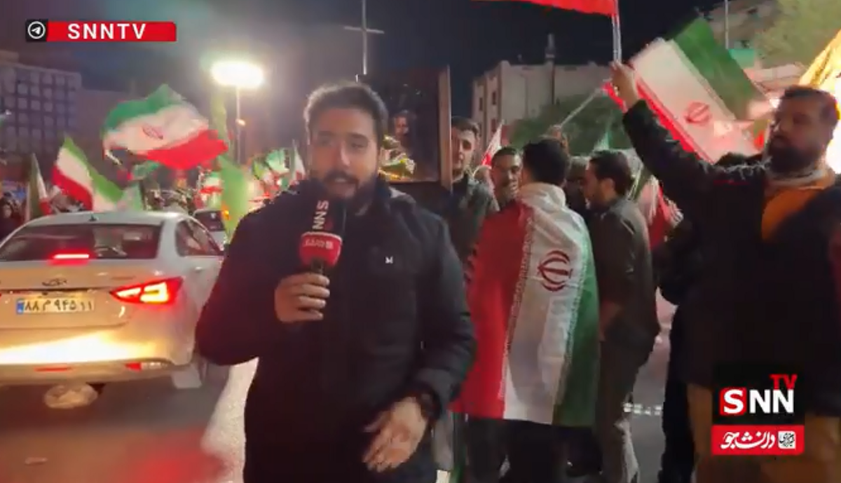 خبرنگار SNNTV از حال وهوای میدان انقلاب تهران در ساعت ۲ شب می&zwnj;گوید + فیلم