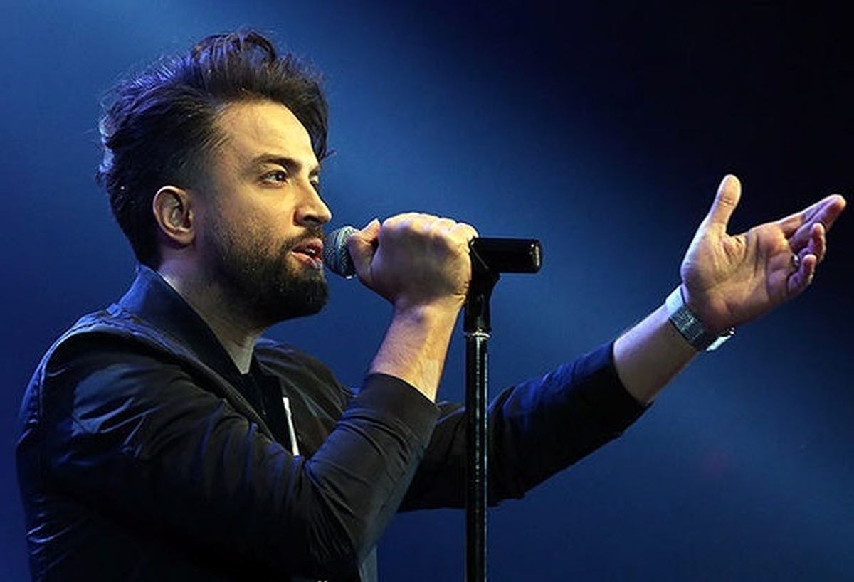 حافظ خوانی بنیامین بهادری در پل طبیعت زیر آسمان تهران بعد از تهدید ترامپ به حمله به پل&zwnj;ها + فیلم