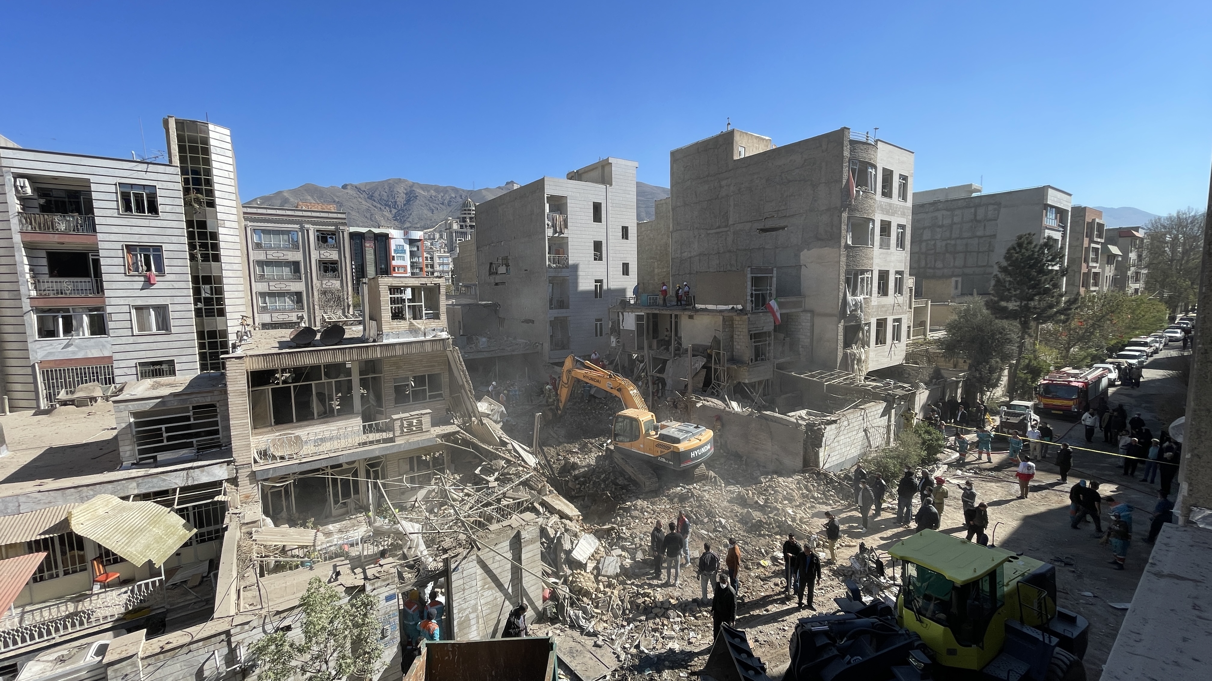 شهادت ۱۸ شهروند البرزی در حمله بزدلانه جنگنده&zwnj;های صهیونیستی/ ۲۴ نفر مجروح شدند+ فیلم