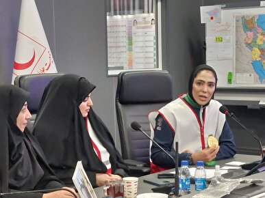 حضور مشاور دانشگاه آزاد اسلامی در امور زنان در جمع امدادگران هلال احمر