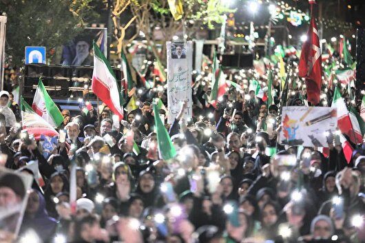 ایران رهبر دارد؛ رهبر ایران دارد/ سی و هفتمین شب از اجتماع مردمی «شب‌های اقتدار» + تصاویر