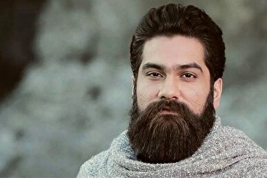 علی زندوکیلی با حضور بر روی خطوط ریلی از وطن خواند + فیلم