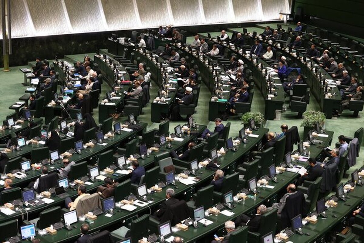 در مجلس، قرارگاه رزم تشکیل شده است