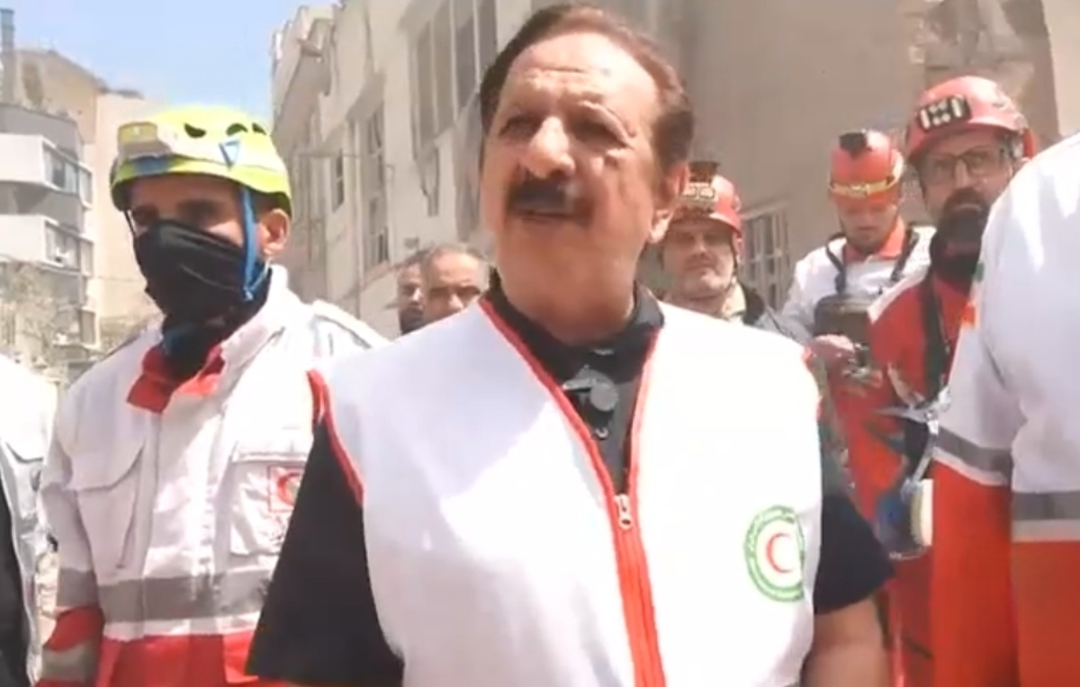 بازدید مجید مجیدی کارگردان سینما از محل اصابت کنیسه یهودیان در تهران