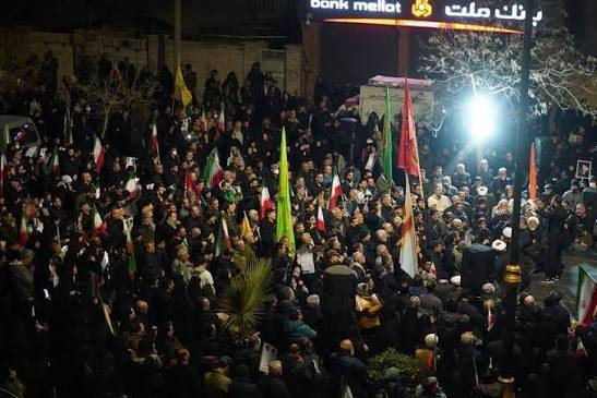 دل&zwnj;های بی&zwnj;قرار و چشم&zwnj;های منتظر شهرکردی&zwnj;ها در فراق حضرت مهدی(عج) + فیلم