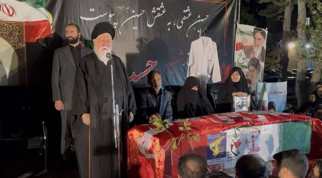 خون شهدا عامل عزت و پیروزی ملت است/فرهنگ ایثار و مقاومت امتداد راه یاران پیامبر است