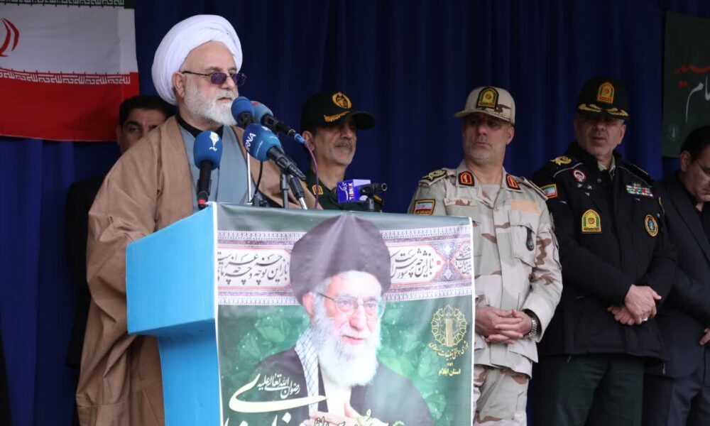 حضور مردم دشمن را به عقب نشینی وادار کرد