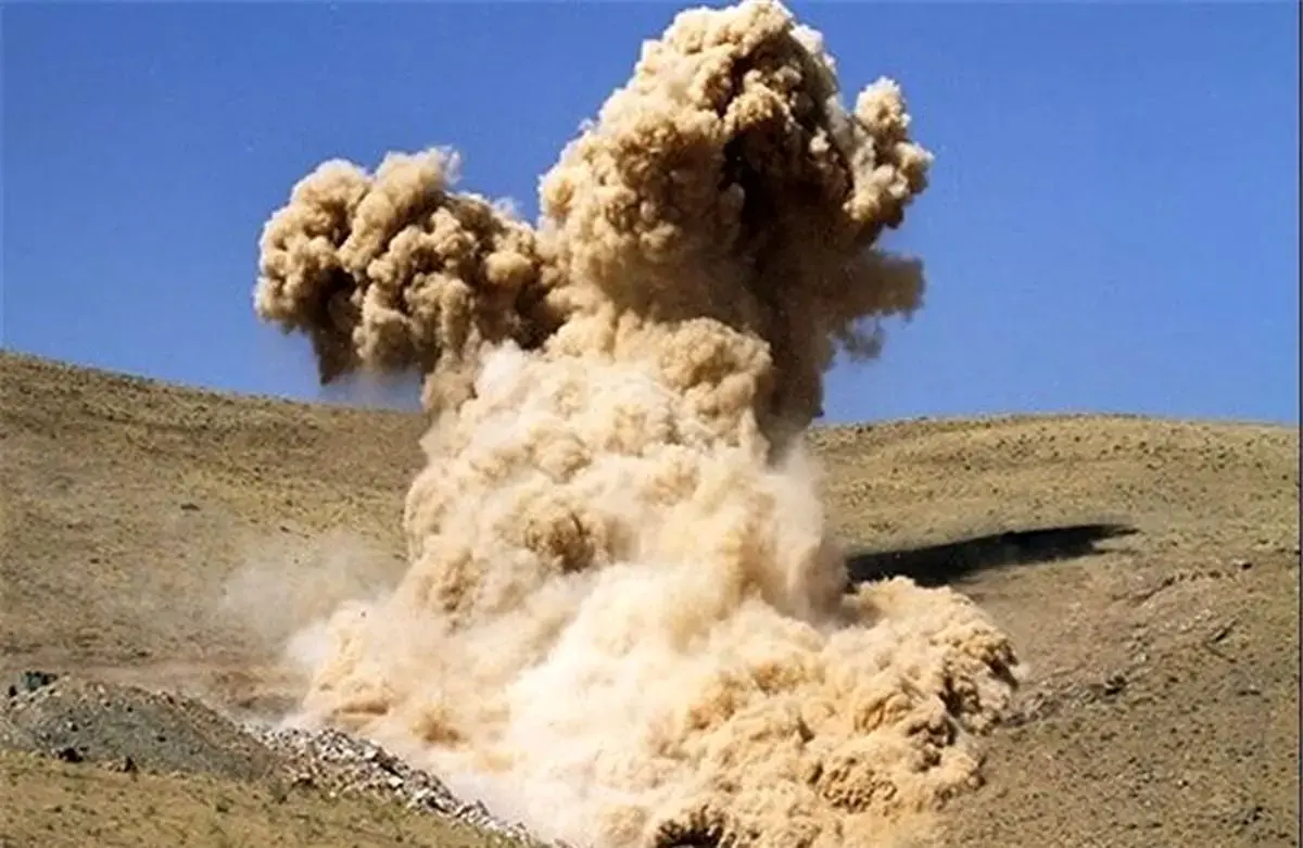 صدای انفجار کنترل شده مهمات عمل نکرده دشمن آمریکایی صهیونیستی در میناب