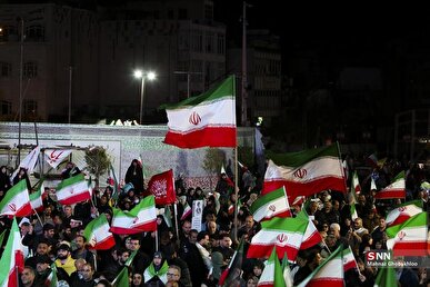 موج حضور مردم در میادین اصلی تهران؛ تجدید میثاق با شهدای مقاومت و محکومیت نقض آتش‌بس + فیلم