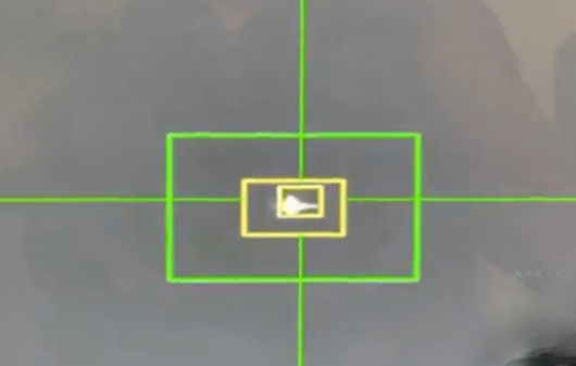 ساعاتی پیش یک جنگنده متجاوز مورد هدف پدافند هوایی ارتش قرارگرفت