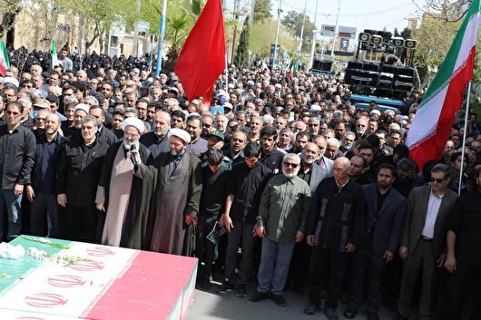 مراسم وداع با شهدای جنگ رمضان در شهر درجزین+ فیلم