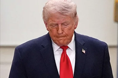 نیوزویک: بیش از نیمی از آمریکایی‌ها می‌خواهند کنگره همین حالا ترامپ را استیضاح کند