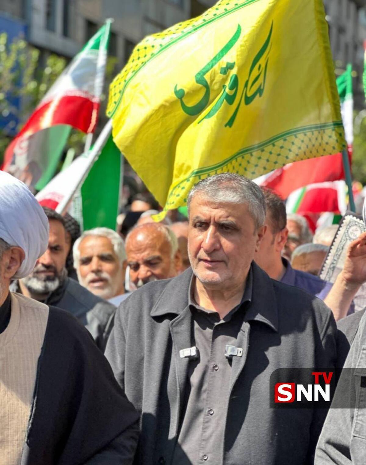 حضور رئیس سازمان انرژی اتمی در دسته عزاداری چهلم رهبر شهید انقلاب