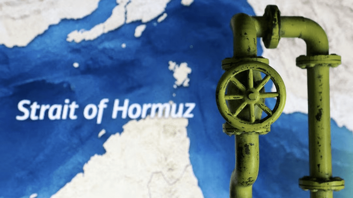 سی‌ان‌ان: تردد در تنگه هرمز همچنان ناچیز است