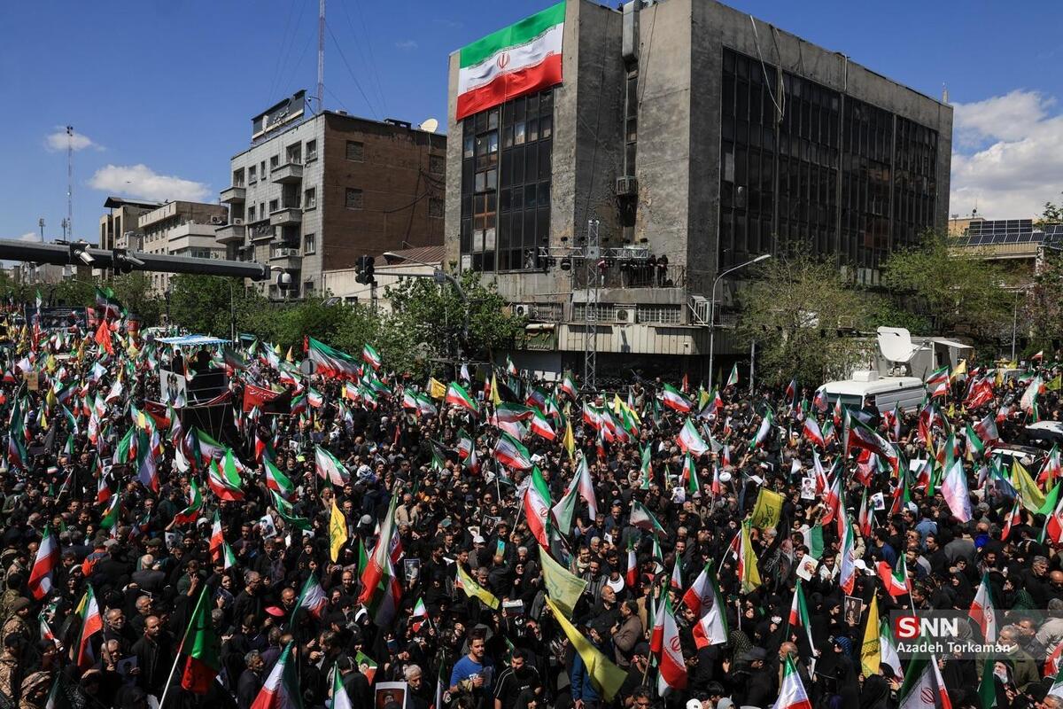 ببینید| چهل روز ایستادگی در یک دقیقه/ از غم تا حماسه