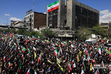 ببینید| چهل روز ایستادگی در یک دقیقه/ از غم تا حماسه