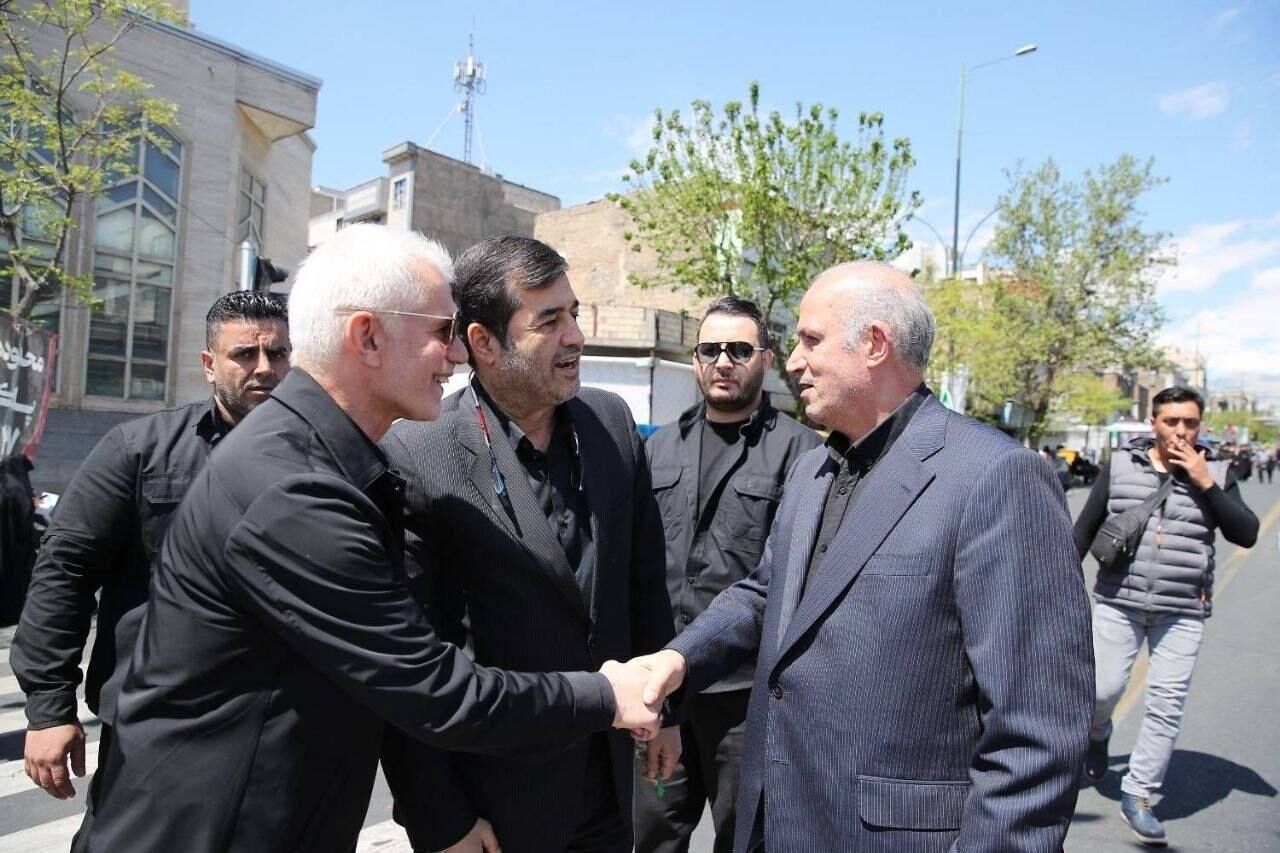 حضور وزیر ورزش و جوانان در مراسم اربعین رهبر شهید انقلاب حضور وزیر ورزش و جوانان در مراسم اربعین رهبر شهید انقلاب