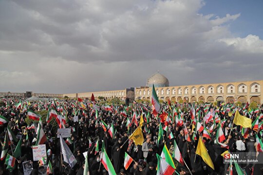 عزاداری مردم اصفهان در روز اربعین رهبر شهید انقلاب اسلامی