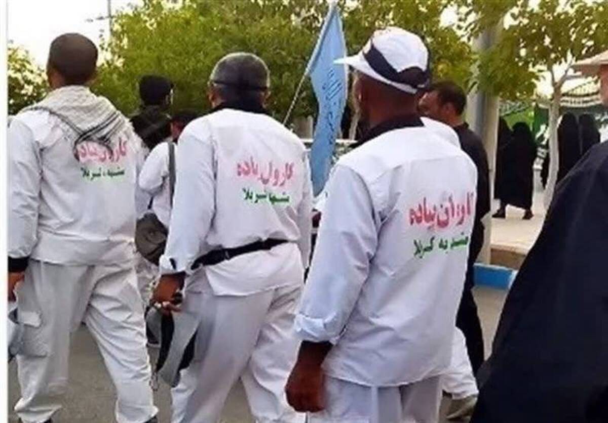 کاروان پیاده مشهدی‌ها به نیابت رهبر شهید راهی کربلا می‌شود