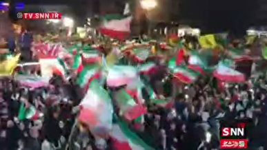 میدان انقلاب و مردمی که گوش به فرمان رهبر معظم انقلاب، پرشورتر حاضر شدند + فیلم