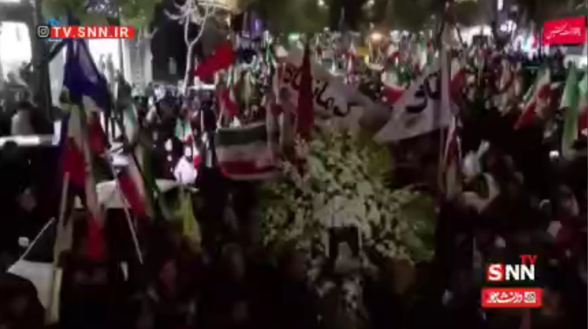 راهپیمایی باشکوه مردم کرمانشاه / چهل و دومین شب متوالی تاریخ سازی مرزداران ایرانی + فیلم